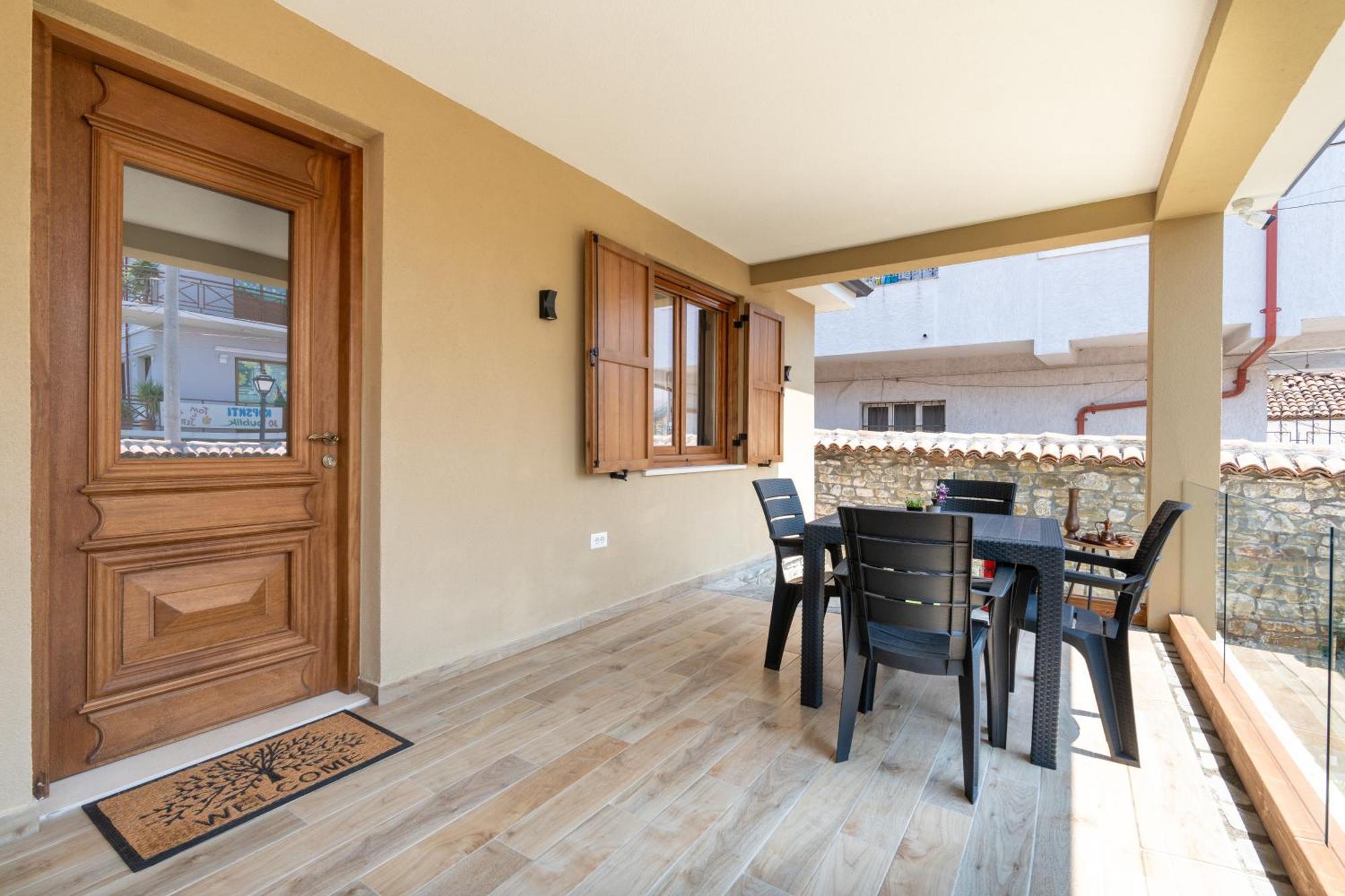 Villa Zoi A Stay To Remember I Located Inside The Castle Of Elbasan, On A Historic Roman Road Via Egnatia I Homemade Breakfast Эльбасан Экстерьер фото